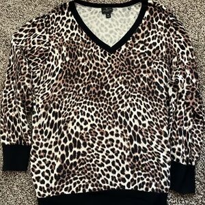 Leopard Print Plus size 2X Sweater with Black Waistband & Cuffs Great Condition